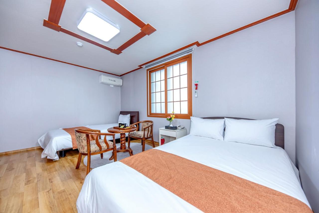 Charlie Hotel Чеджу Екстериор снимка