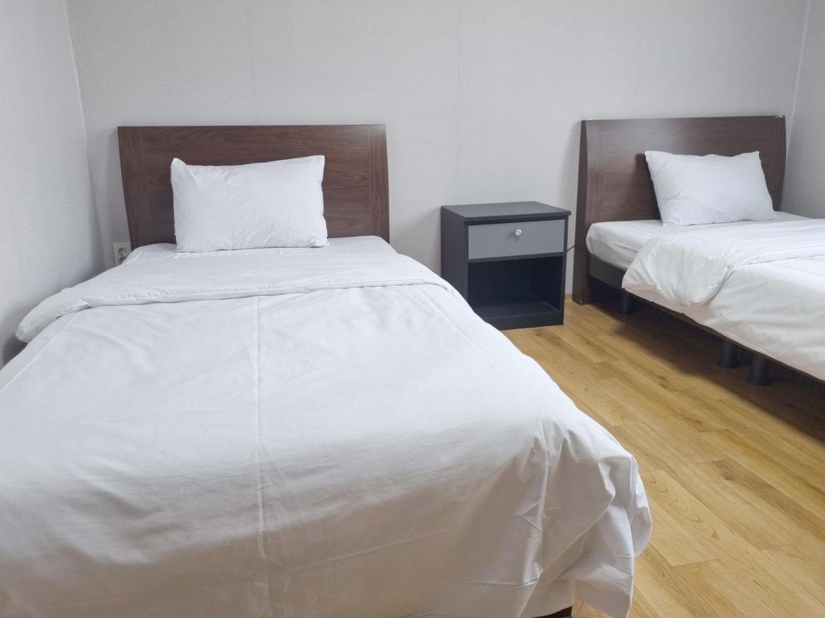 Charlie Hotel Чеджу Екстериор снимка