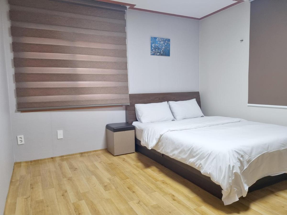 Charlie Hotel Чеджу Екстериор снимка