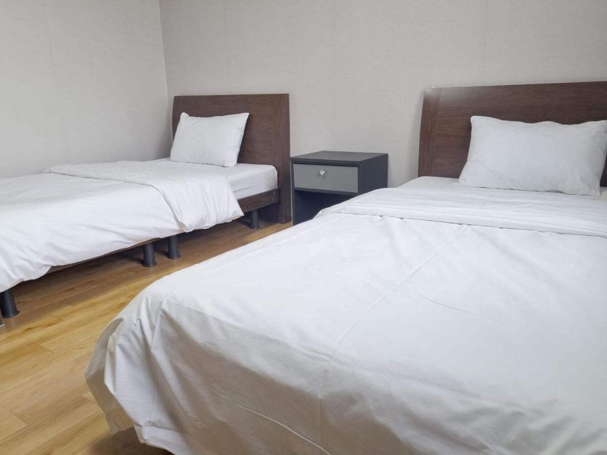 Charlie Hotel Чеджу Екстериор снимка