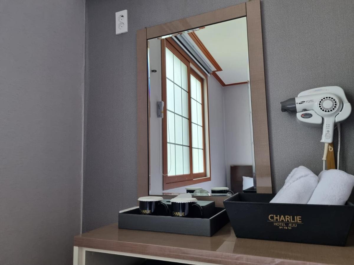 Charlie Hotel Чеджу Екстериор снимка