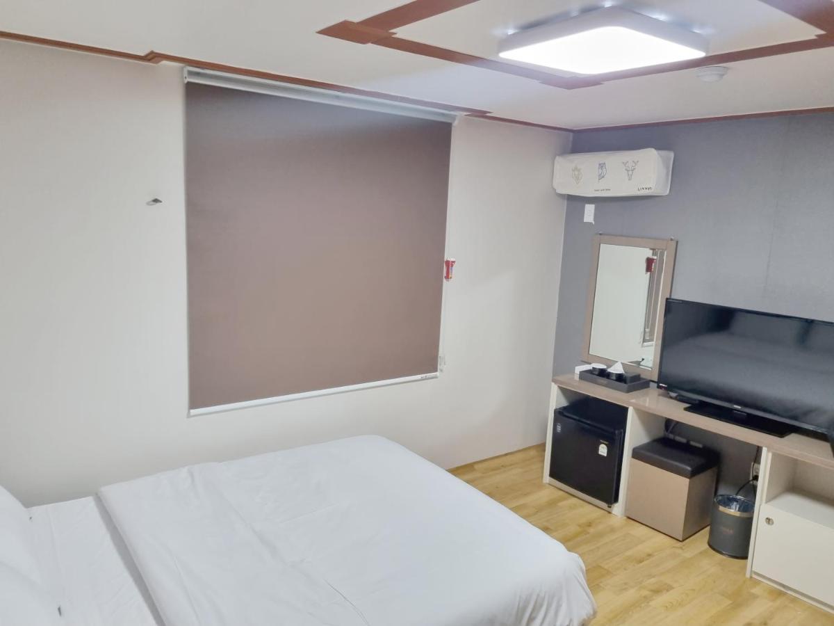 Charlie Hotel Чеджу Екстериор снимка
