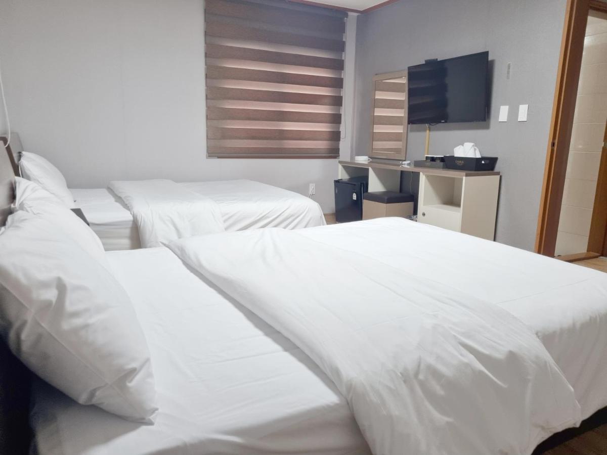Charlie Hotel Чеджу Екстериор снимка