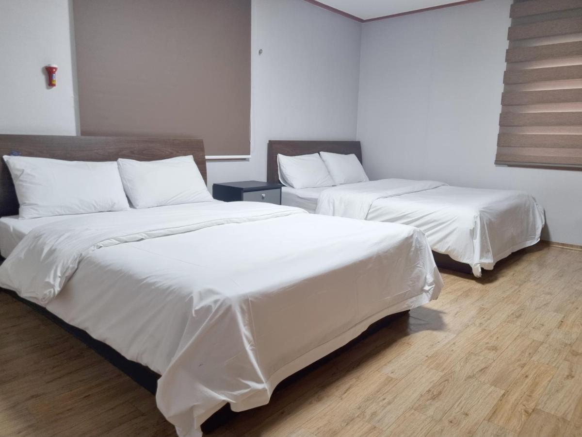 Charlie Hotel Чеджу Екстериор снимка