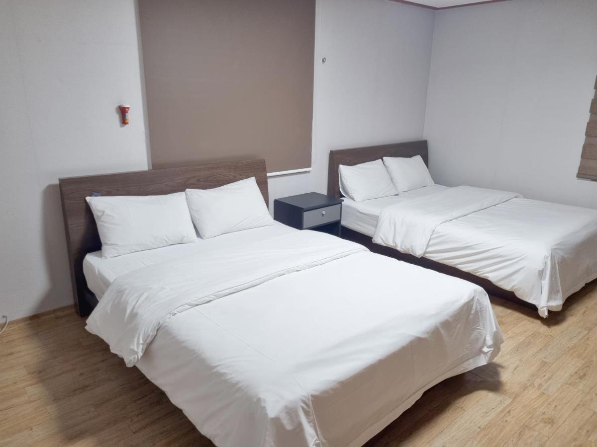 Charlie Hotel Чеджу Екстериор снимка