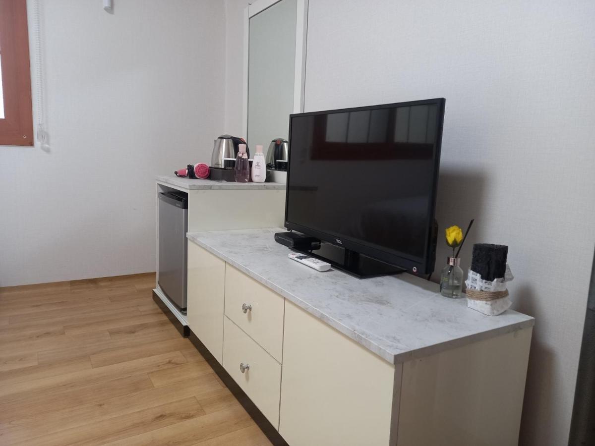 Charlie Hotel Чеджу Екстериор снимка