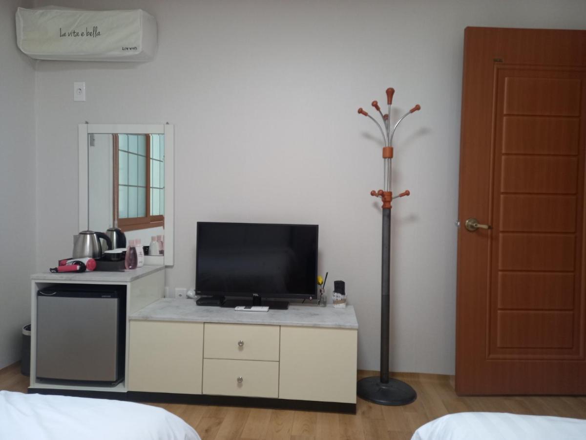 Charlie Hotel Чеджу Екстериор снимка